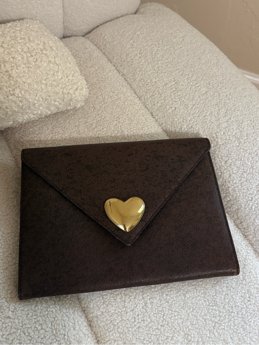 Vintage 90âs Moschino Leather Envelope Clutch With Gold Heart Brown Large